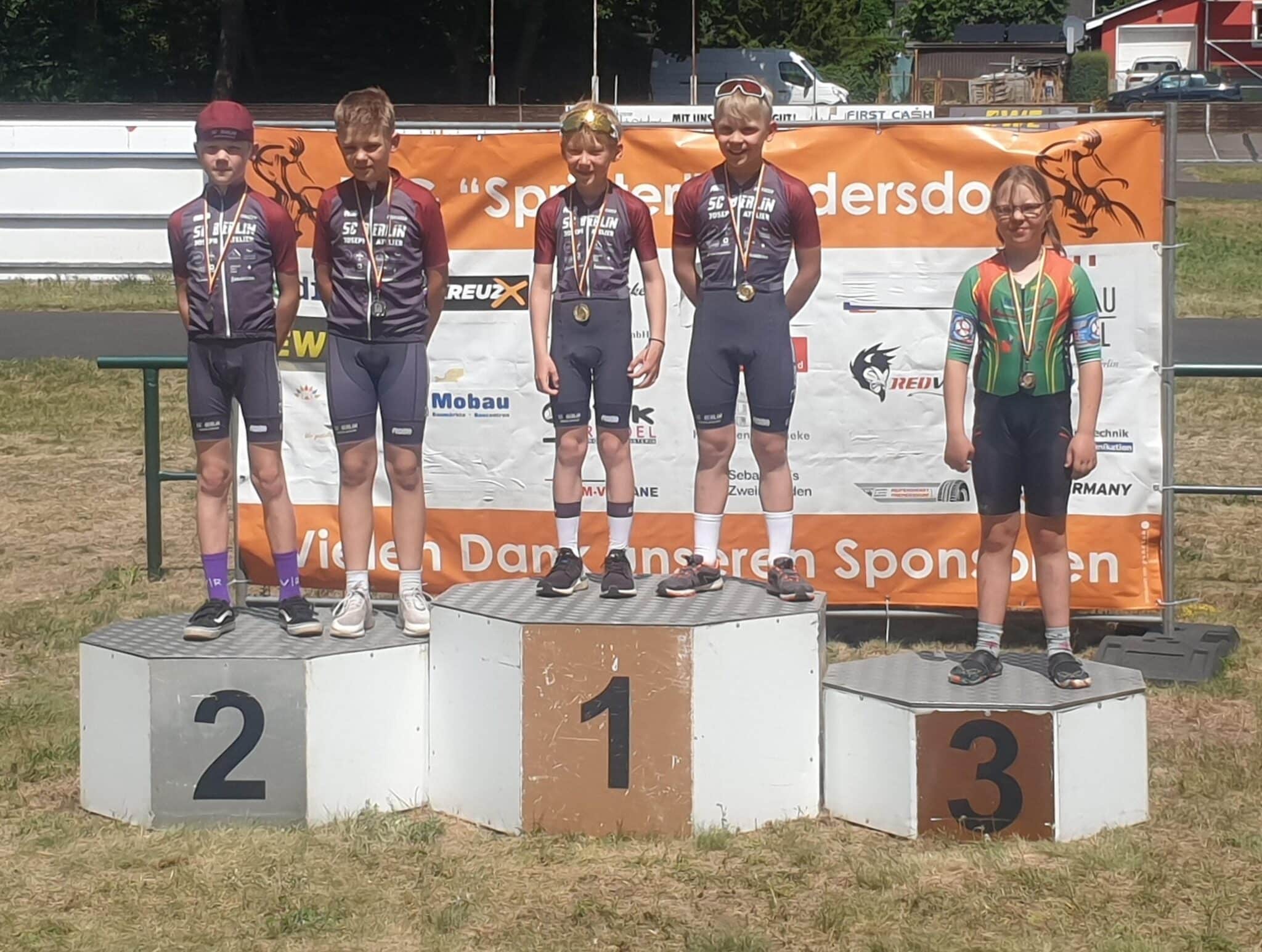Fredersdorf 21 6 25 U11m 2er Mannschaft 1 Platz Jasper Walther und Pepe Paul 2 Platz Louis Wessel Theodor Pühs
