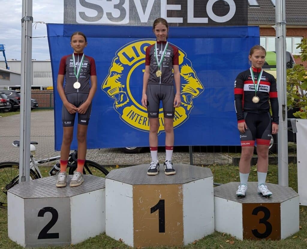 Strausberg 1 U13w 1 Platz Kaja Gellner 2 Platz Marta Gaulke
